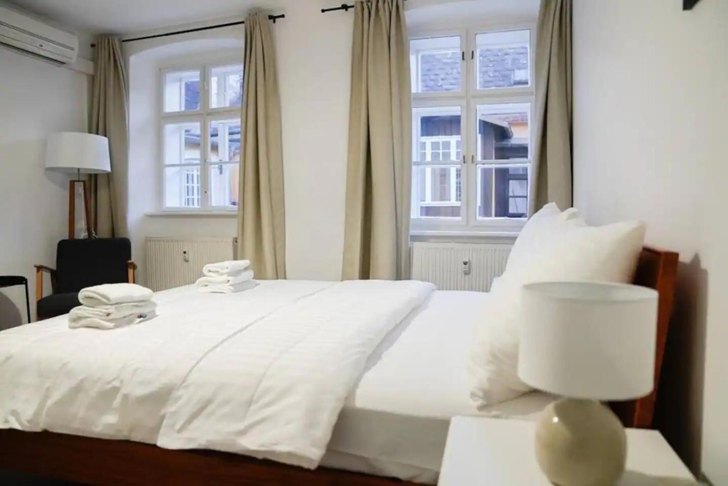 Authentic Austrian Flat In The South Of Vienna Apartman Mödlingi járás Kültér fotó
